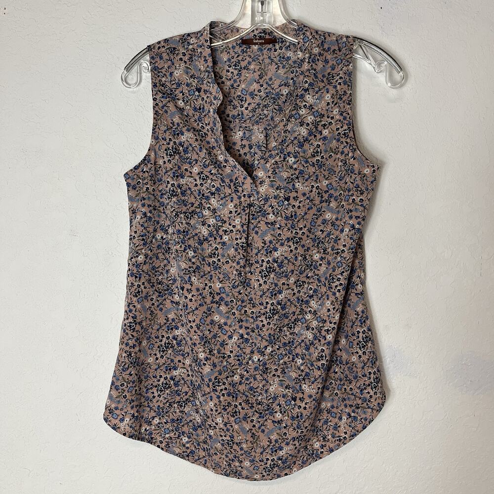 Gaharu Sleeveless Floral Print Blouse size S v-neck, Casual, work, closet staple